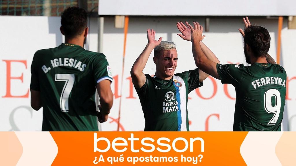 Los futbolistas del Espanyol celebran un gol