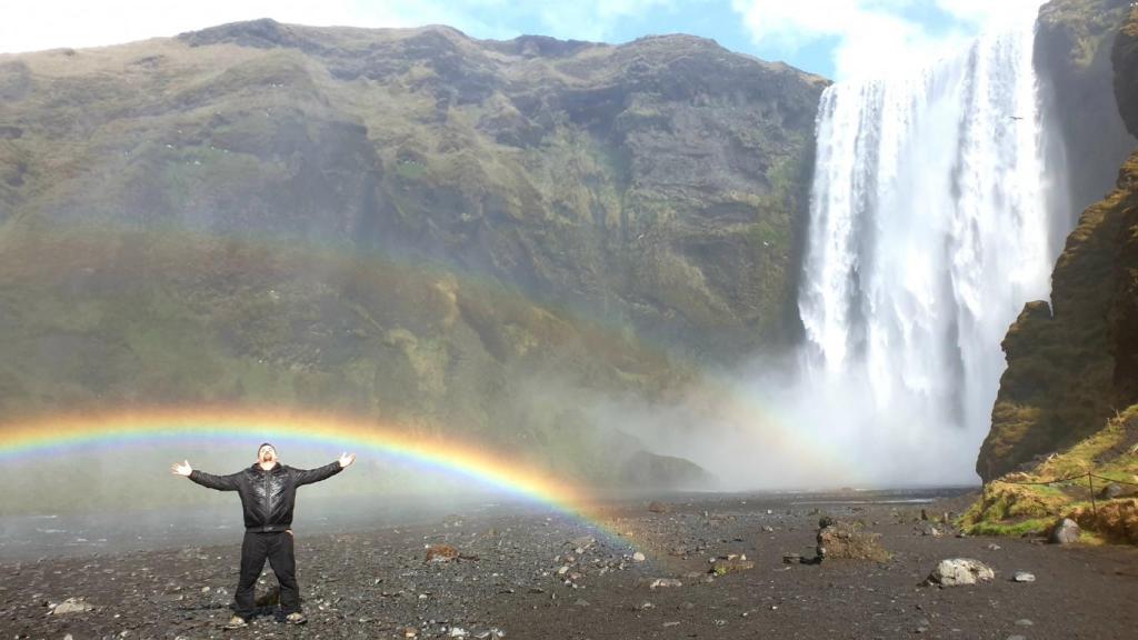 Miguel Ángel en uno de sus viajes.