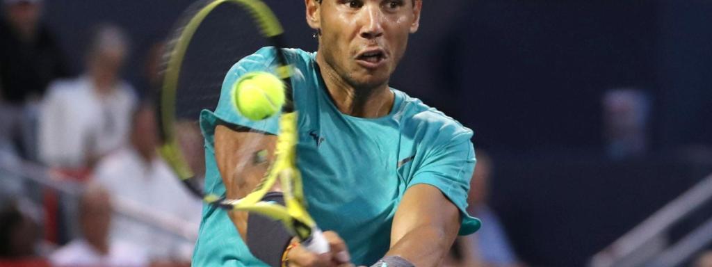 Nadal, golpeando un revés ante Guido Pella.