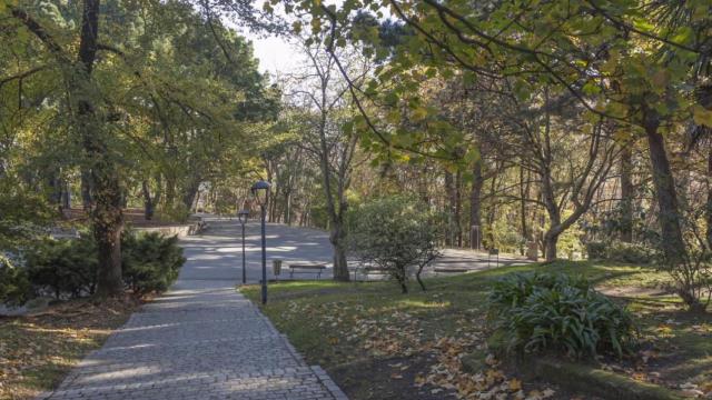 A Coruña cierra la Torre de Hércules y el acceso a  parques por el viento