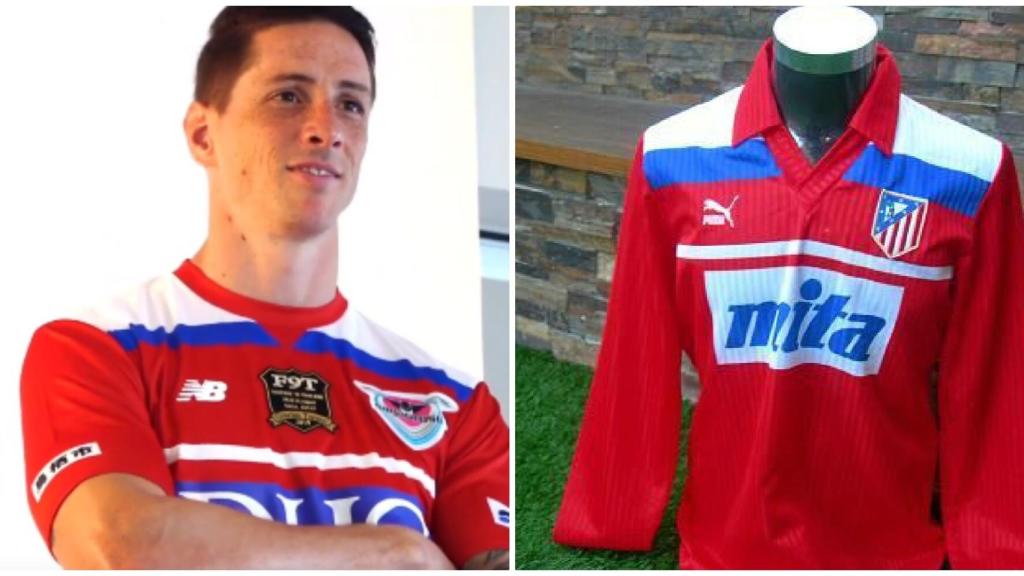 Fernando Torres con la camiseta especial de su despedida con el Sagan Tosu y camiseta del Atlético de Madrid de la década de los años 80