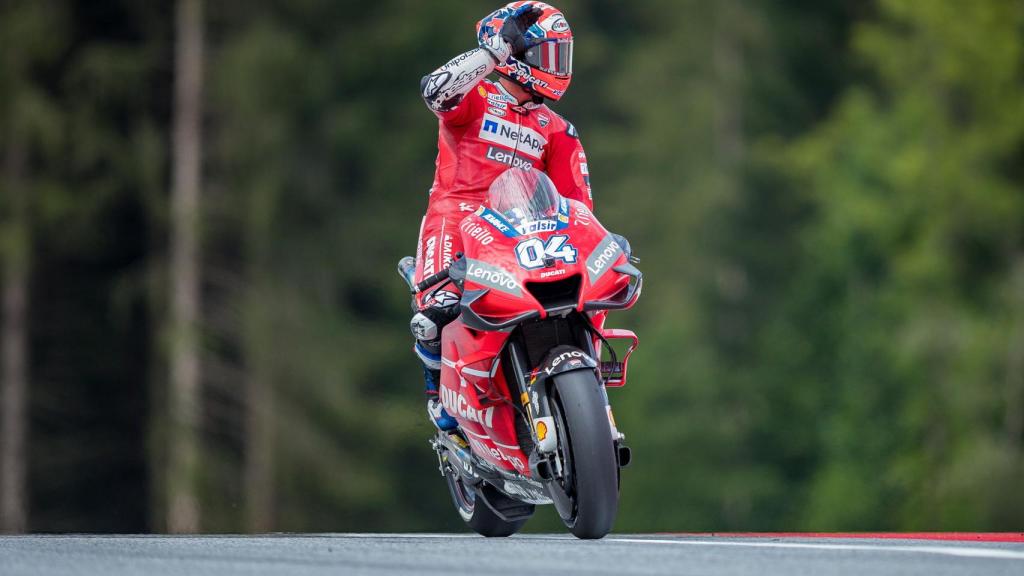 Andrea Dovizioso celebra su victoria en el Gran Premio de Austria, en el Red Bull Ring.