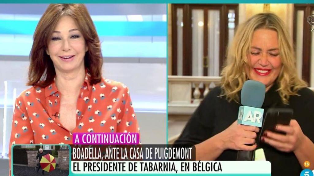 Mayka junto a Ana Rosa durante una conexión en directo.