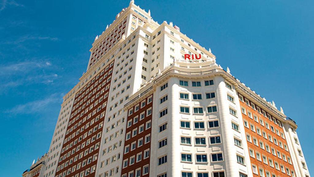 La fachada del hotel Riu Plaza España.
