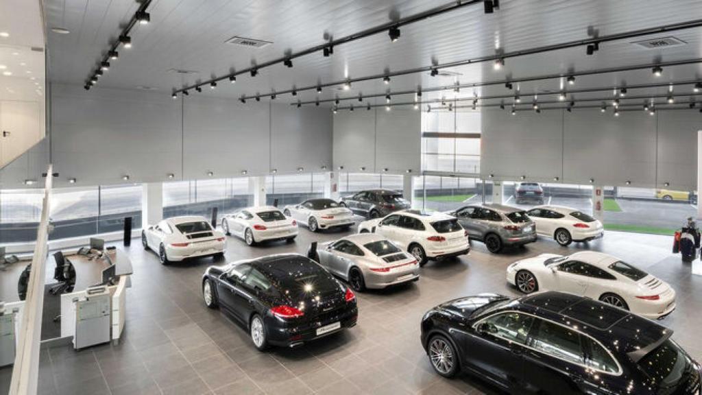 Concesionario de coches.