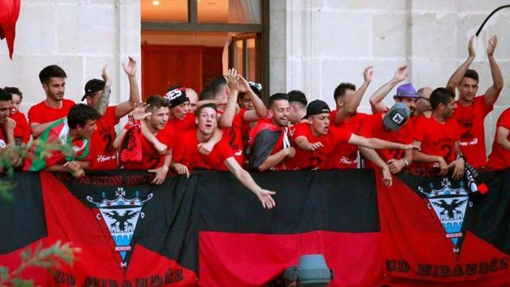 El Mirandés celebra el ascenso a Segunda División