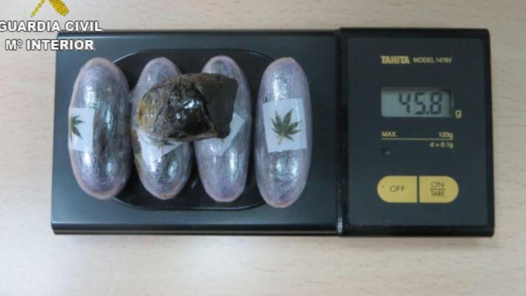 Detenido un vecino de Cambre con hachís en un parque infantil