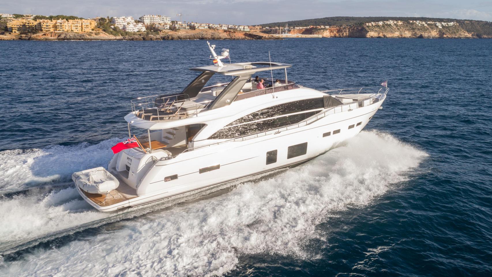 Detalle del yate donde está Boris Izaguirre.