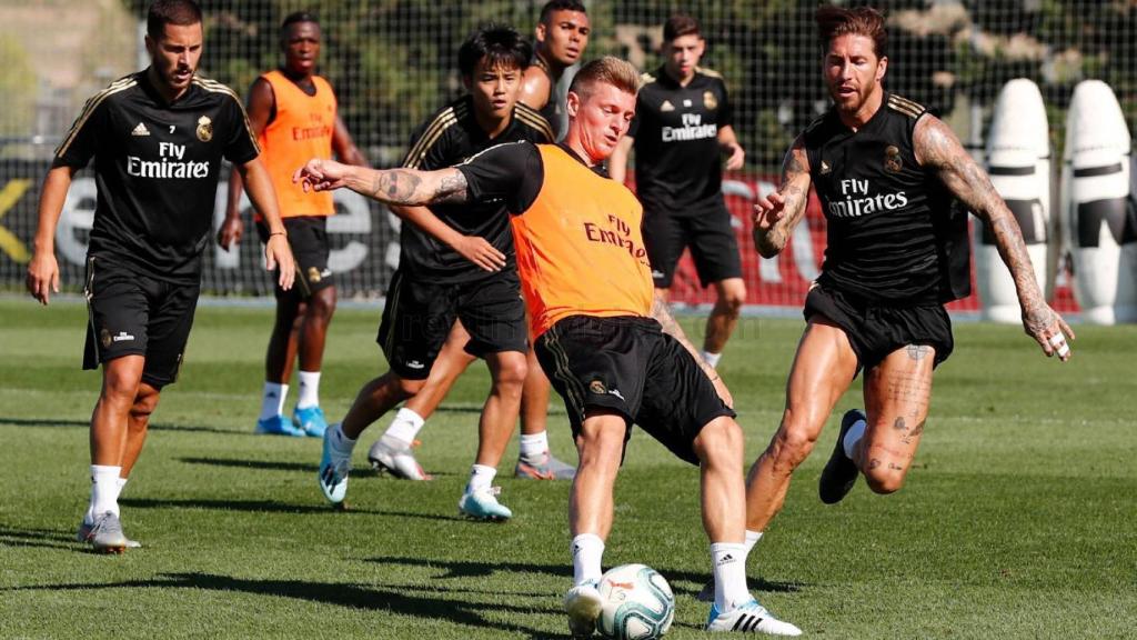 El Real Madrid entrenando antes de su debut en Liga.