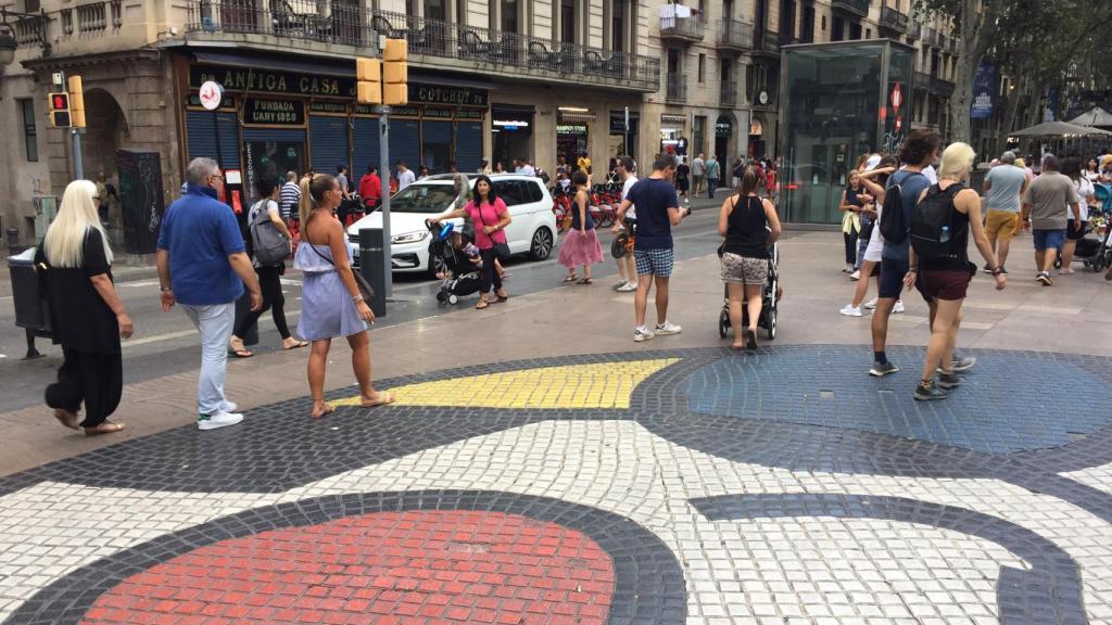 En el mosaico de Miró se detuvo la furgoneta del terrorista