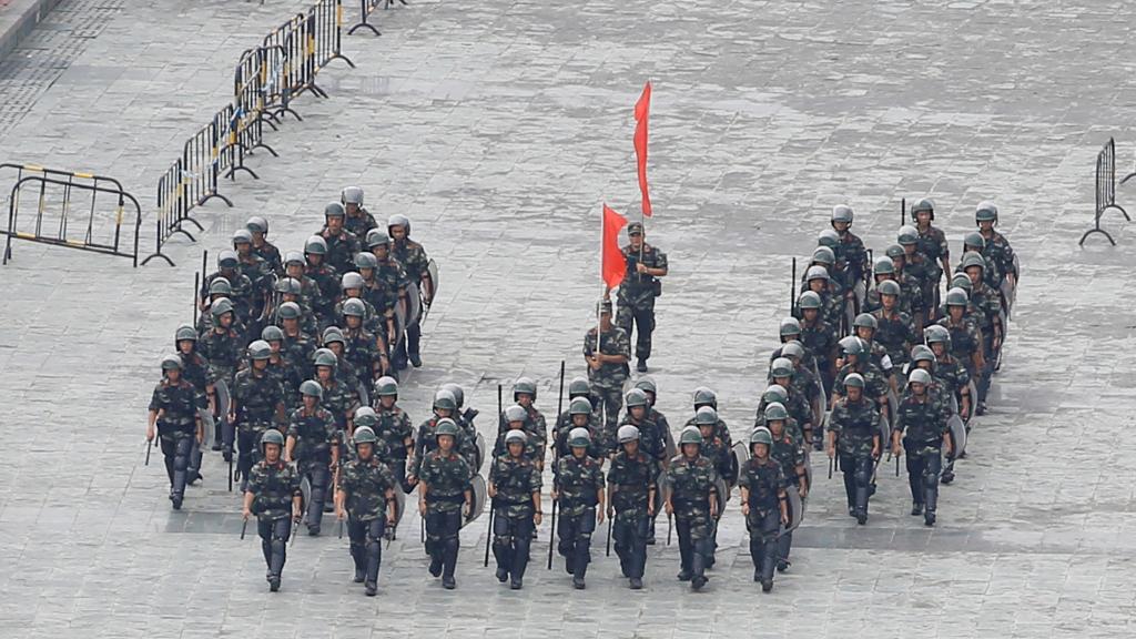 Tropas chinas concentradas en Shenzhen, cerca de Hong Kong.