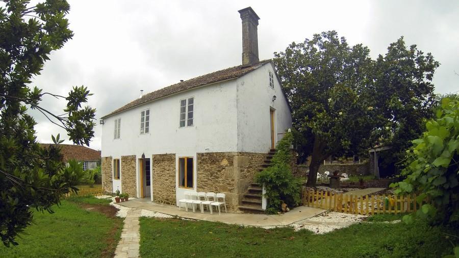 O Balado Marta e Roberto, en una pequeña casa de Boqueixón, se mantiene número 1 de Galicia