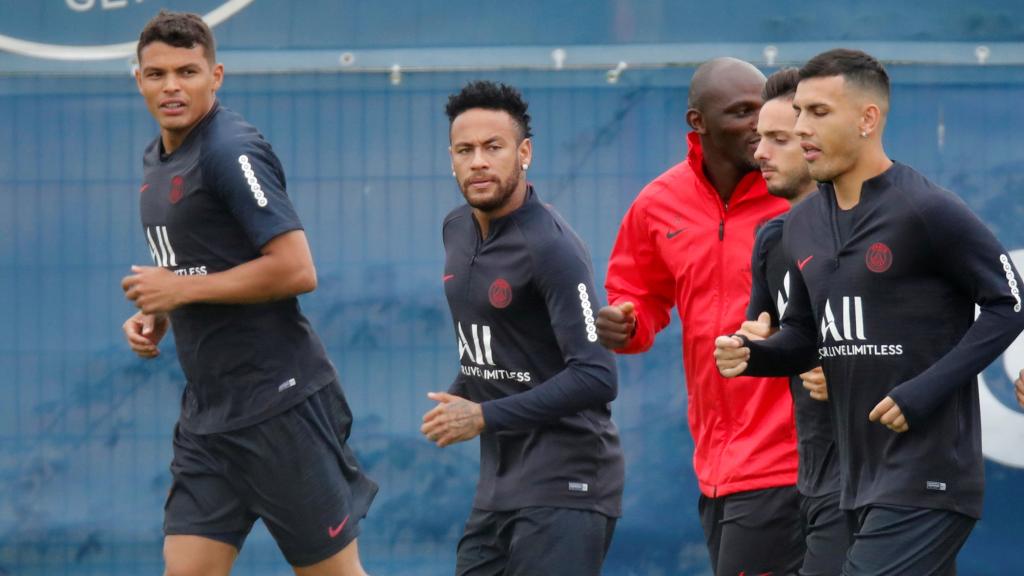 Neymar entrena con el PSG junto a sus compañeros