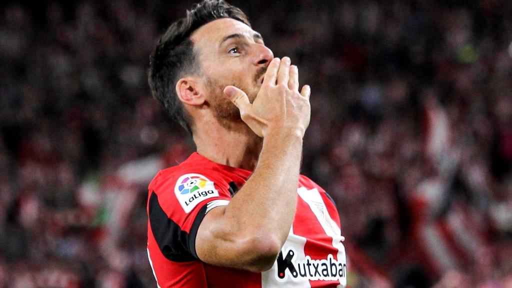 Aduriz celebrando su gol al Barça