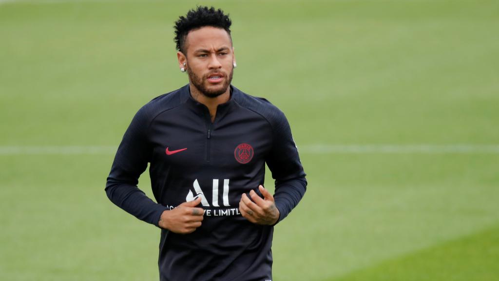 Neymar entrenando con el PSG