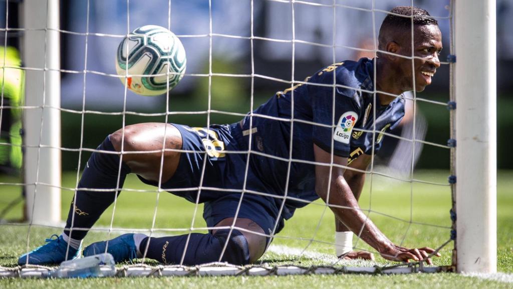 Vinicius, tras el gol de Benzema contra el Celta. Foto: Twitter (@viniciusjr)