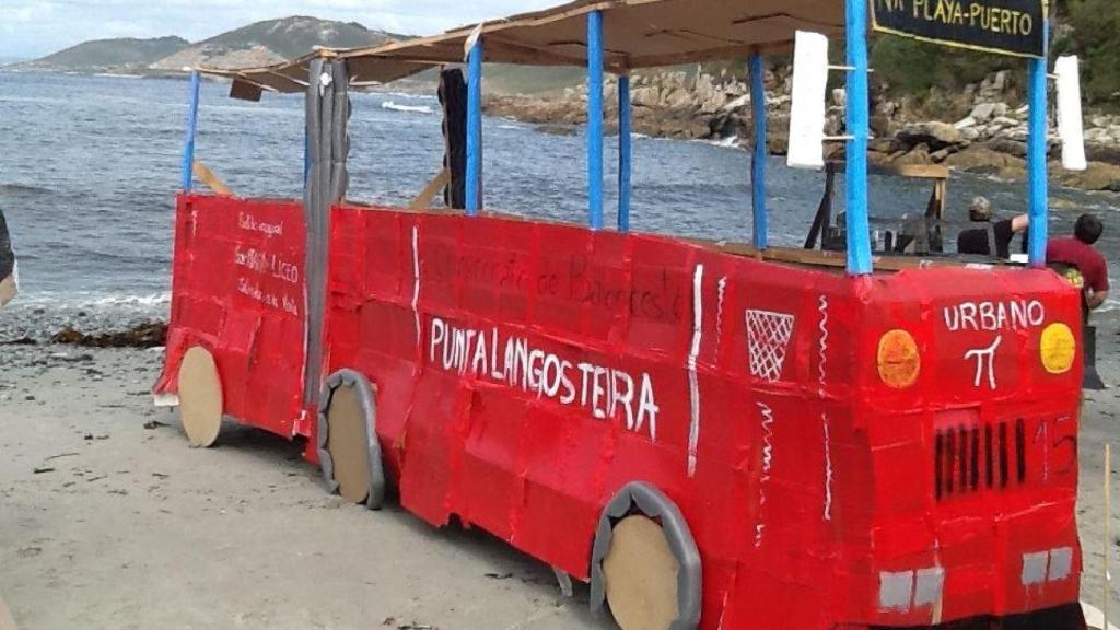 Las embarcaciones caseras  vuelven a navegar el domingo en la playa de Suevos en Arteixo