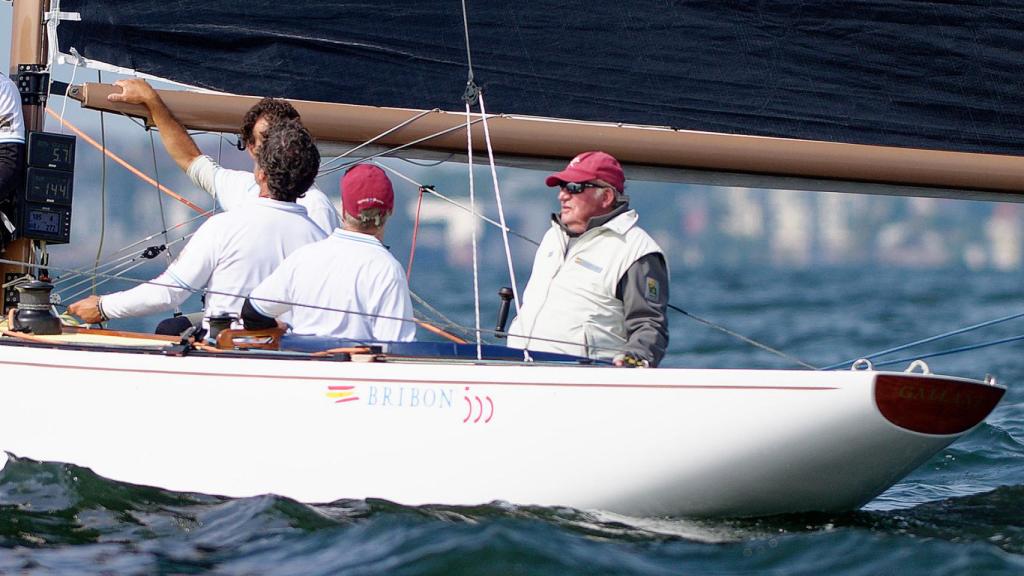 El rey Juan Carlos, durante una regata en Hanko (Finlandia).