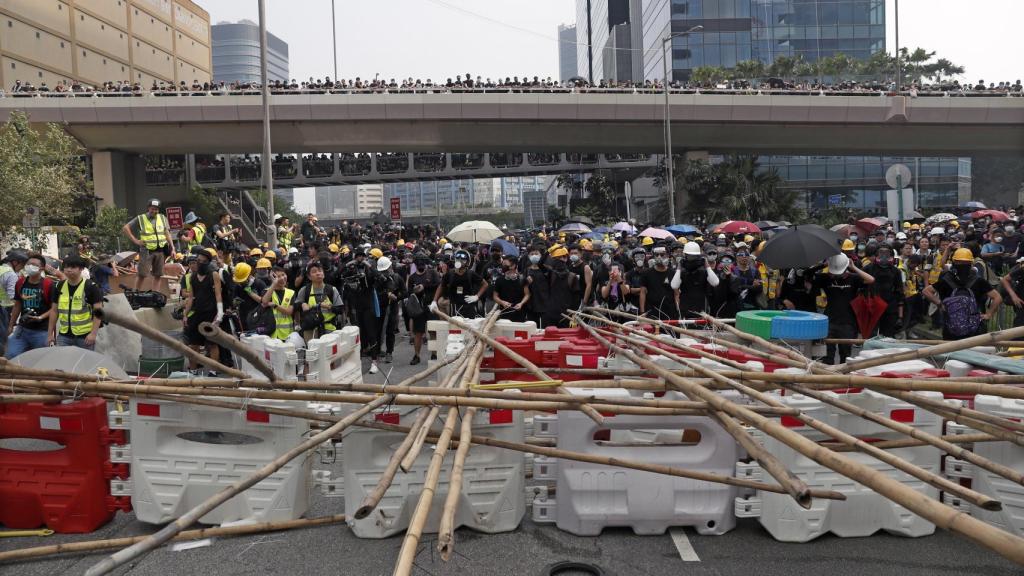 Barricada en una calle de la ciudad.