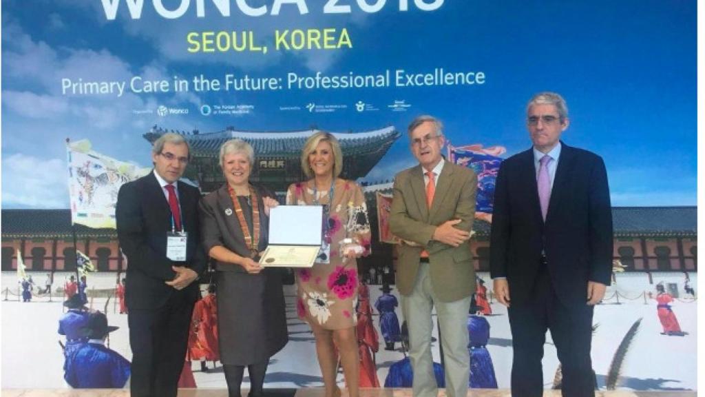 Recogiendo el premio Médico Cinco Estrellas 2018.