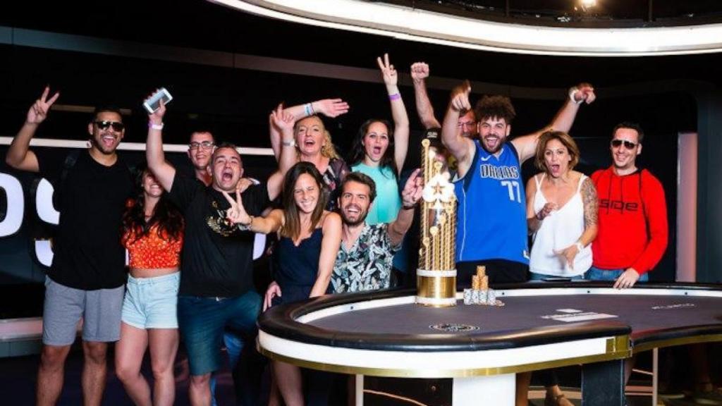 Ramón Colillas celebra su victoria en Bahamas 2019. Foto: PokerStars