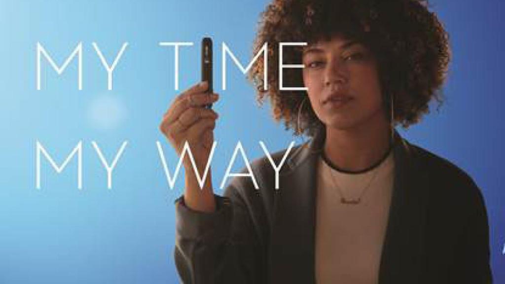 Imagen publicitaria de myblu, el cigarrillo electrónico de moda.