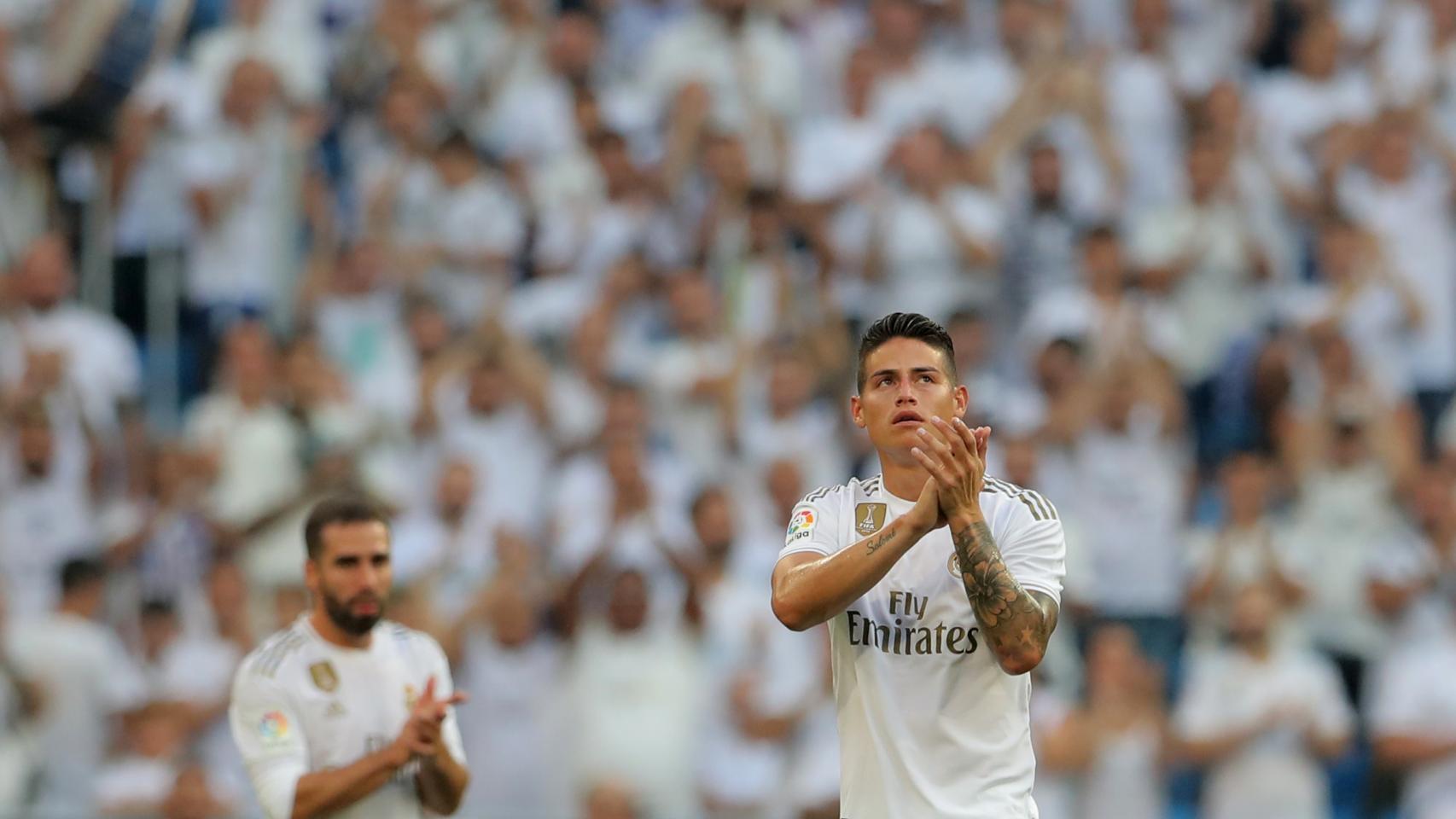James Rodríguez, ovacionado por el Santiago Bernabéu