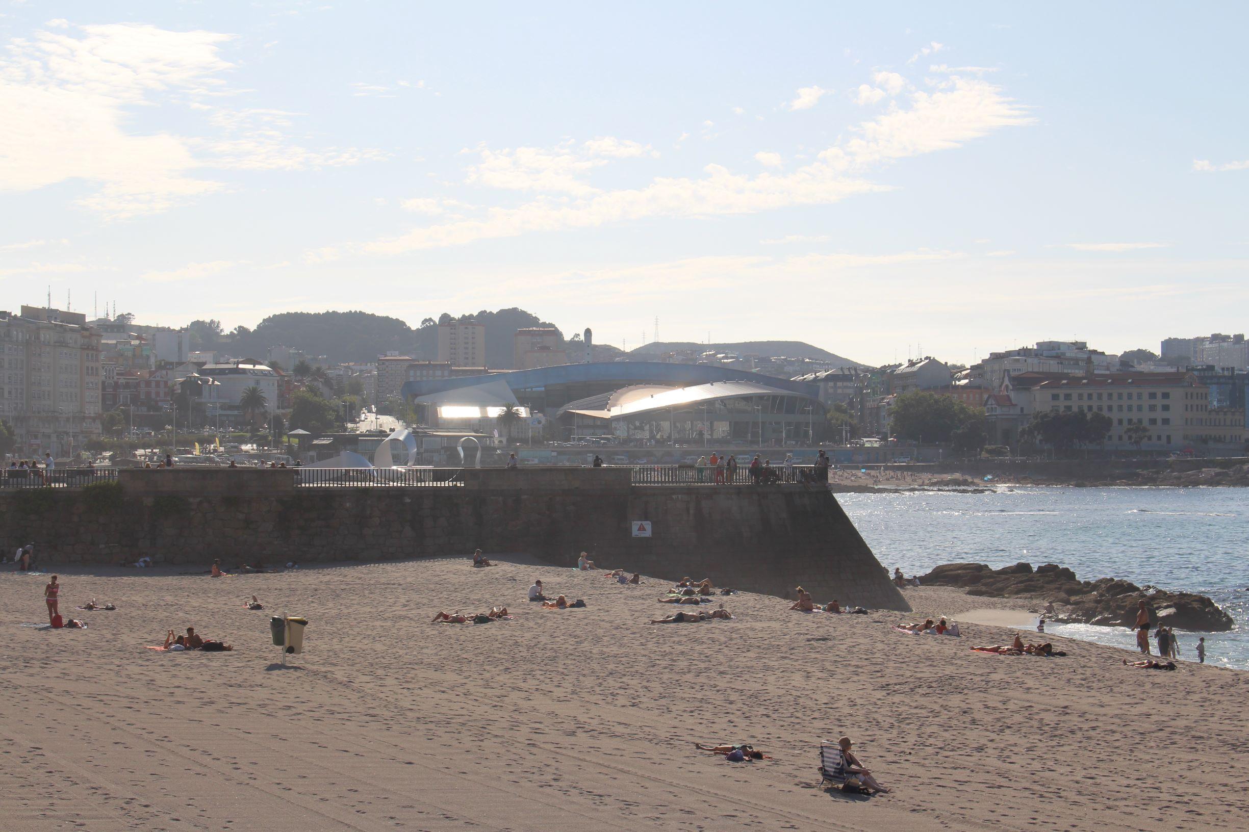 El rompeolas es parte de la antigua muralla.