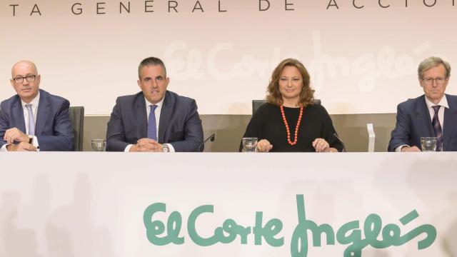 Jesús Nuño de la Rosa, Víctor del Pozo, Marta Álvarez y Antonio Hernández Gil durante la Junta de Accionistas de El Corte Inglés celebrada el pasado mes de agosto.