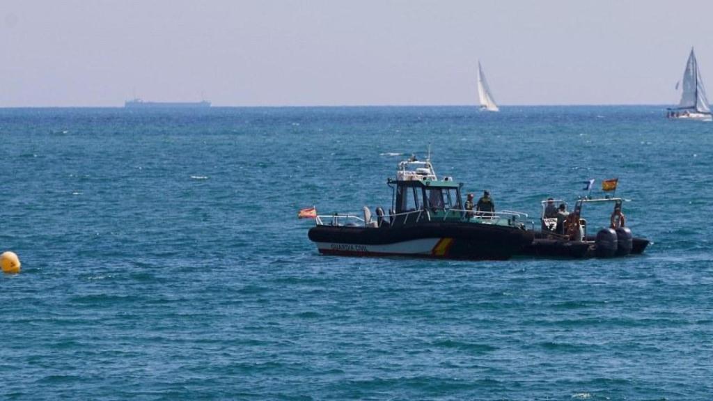 La Guardia Civil en la playa de La Barceloneta