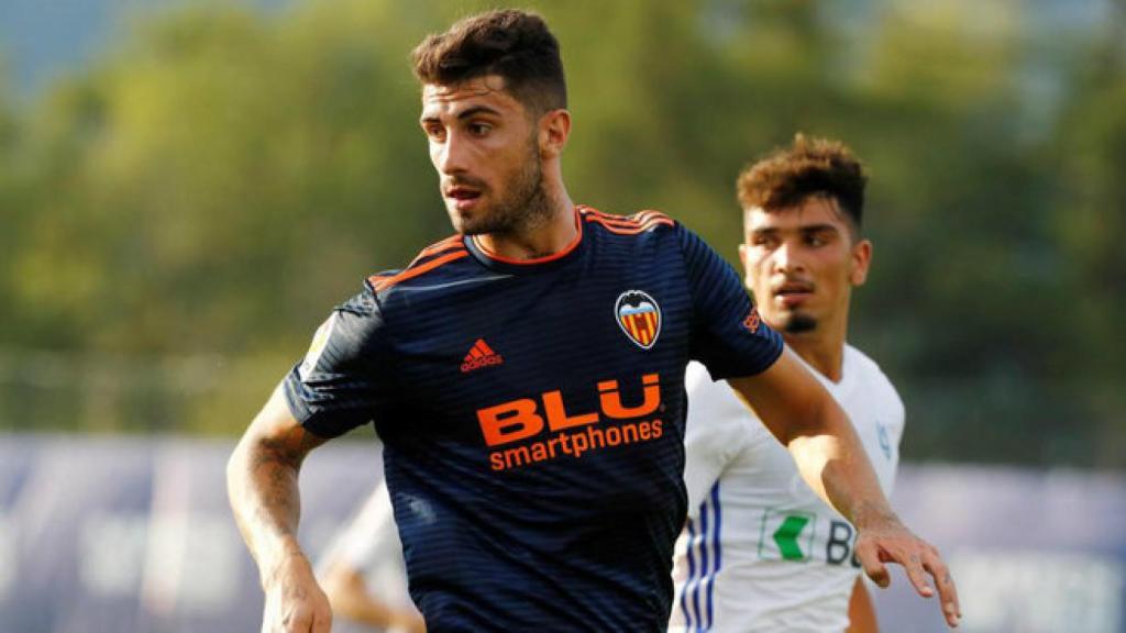Piccini en un entrenamiento con el Valencia