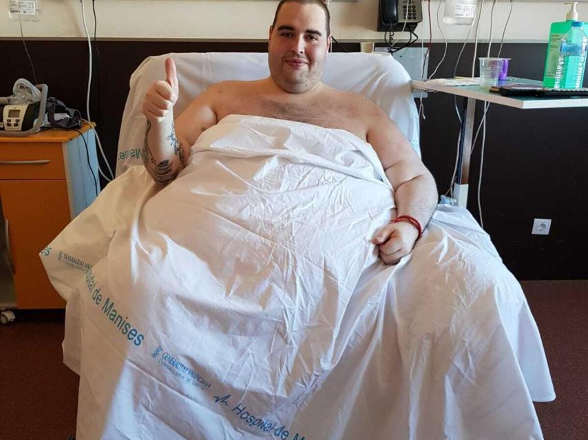 Teo, en una fotografía en el hospital de Manises.