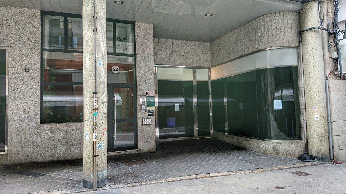 Bajo que ocupó Zara y Lefties (@EloyTP)