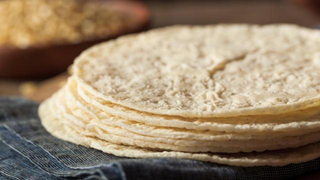 Tortillas de maíz para tacos y nachos caseros,  receta fácil y rápida