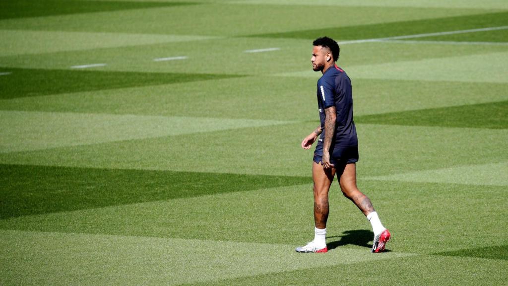 Neymar, en un entrenamiento con el PSG