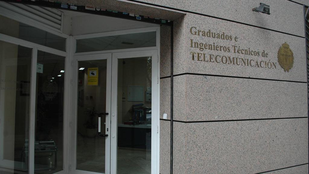 Fachada del Colegio de Ingenieros Técnicos de Telecomunicaciones.
