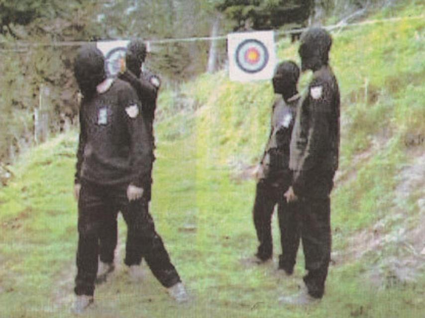 Ejercicios de adiestramiento de nuevos terroristas, en un extracto de un vídeo difundido por ETA.