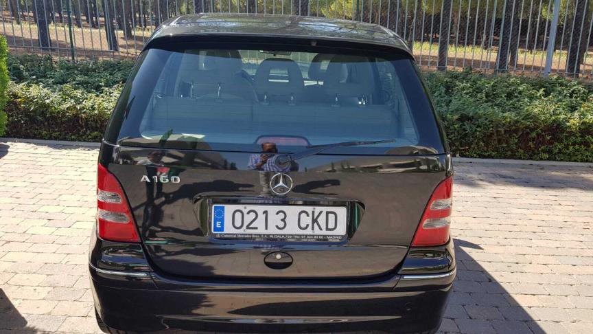 Vehículo en el que viajaba la esquiadora.