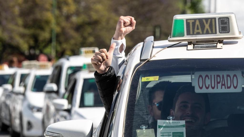 Los taxis piden en A Coruña que se exija un tiempo de contratación previa a las VTC