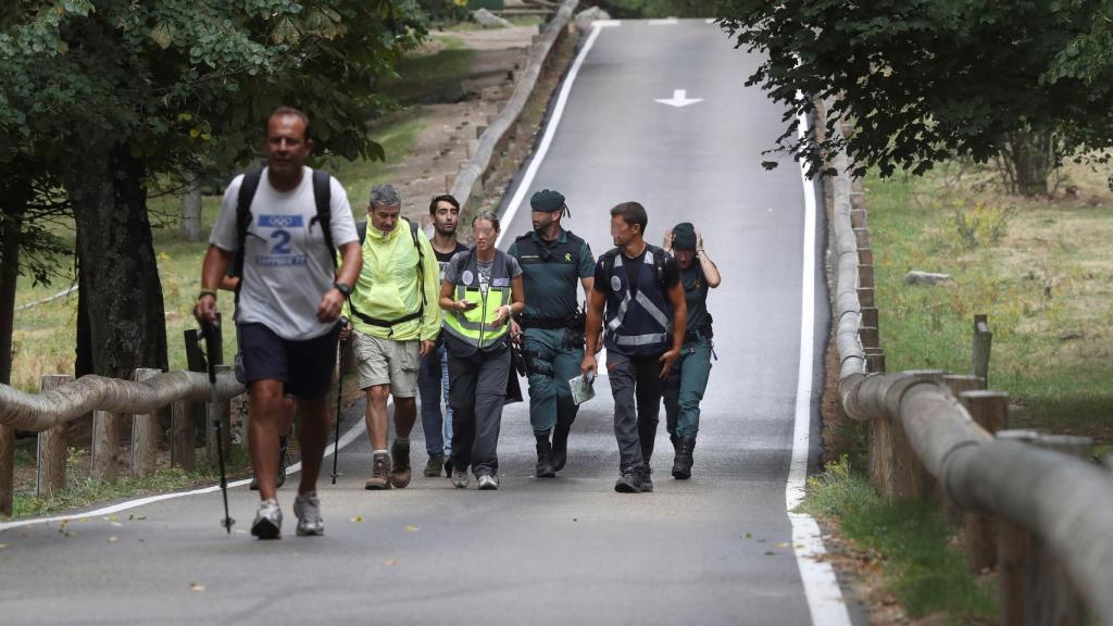 Más voluntarios desplegados por el monte de Cercedilla.