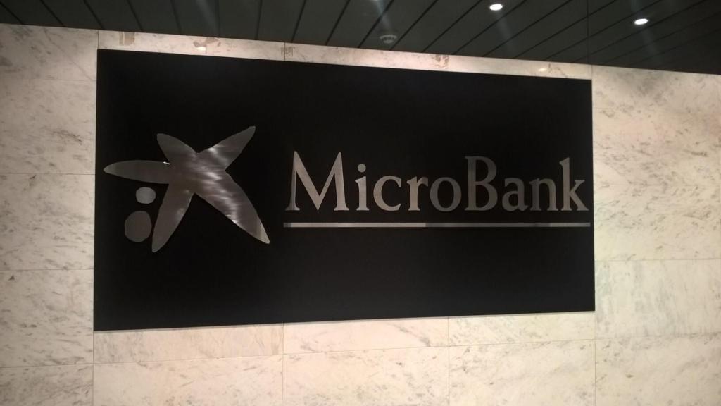 El logo de MicroBank.