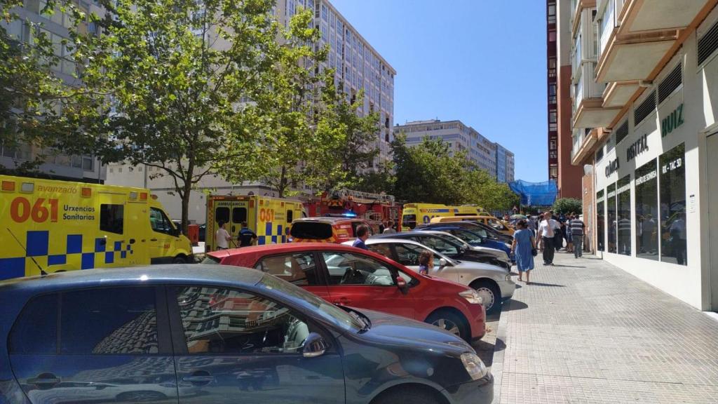 Dos heridos al desplomarse un andamio desde un quinto piso en Novo Mesoiro