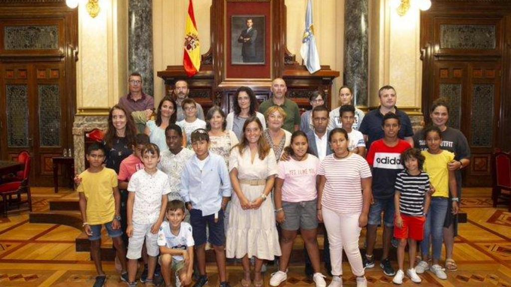 Niños y familias de acogida, esta mañana en María Pita