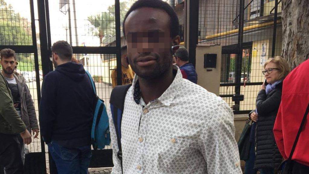 Patrick trabajaba como camarero en un céntrico restaurante de Sevilla.