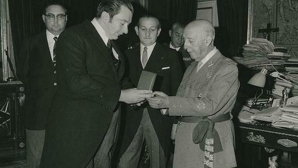 Los homenajes del FC Barcelona a Francisco Franco