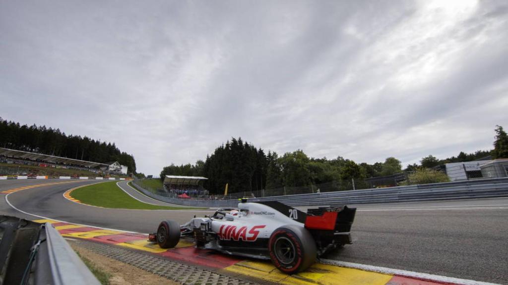 La curva de Eau Rouge