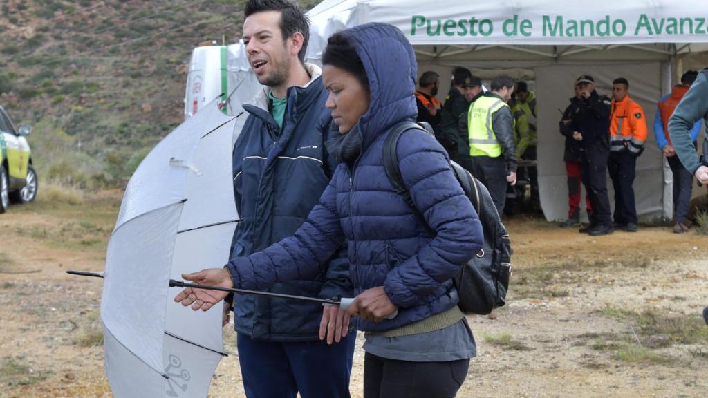 Ana Julia Quezada y Ángel Cruz, padre de la víctima, durante la búsqueda del menor muerto.