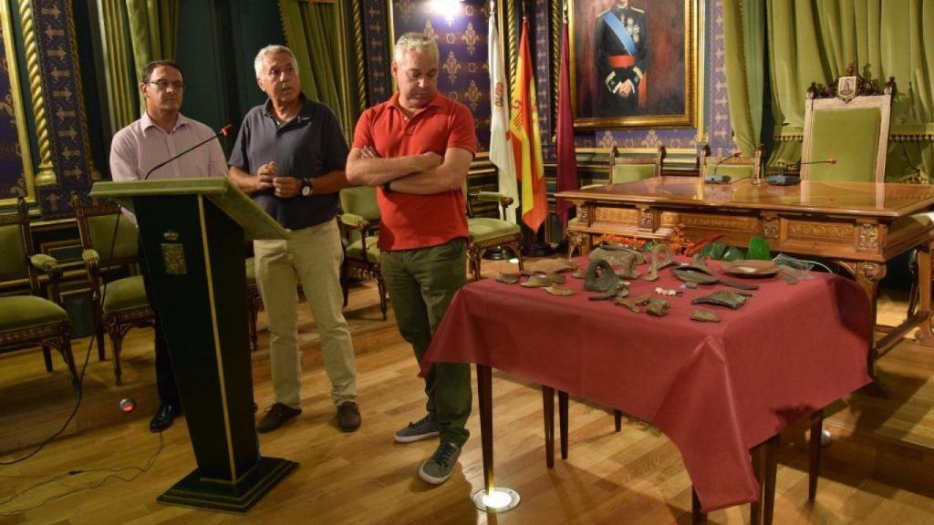 Presentación de los hallazgos submarinos.