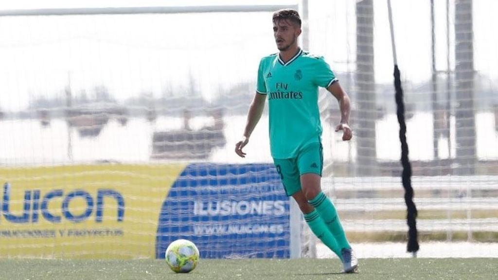 El Castilla jugando ante la Peña Deportiva.