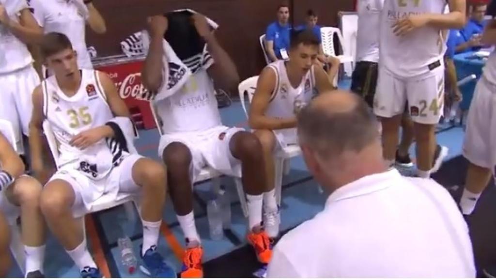 Pablo Laso dando indicaciones. Foto (@ACBCOM)